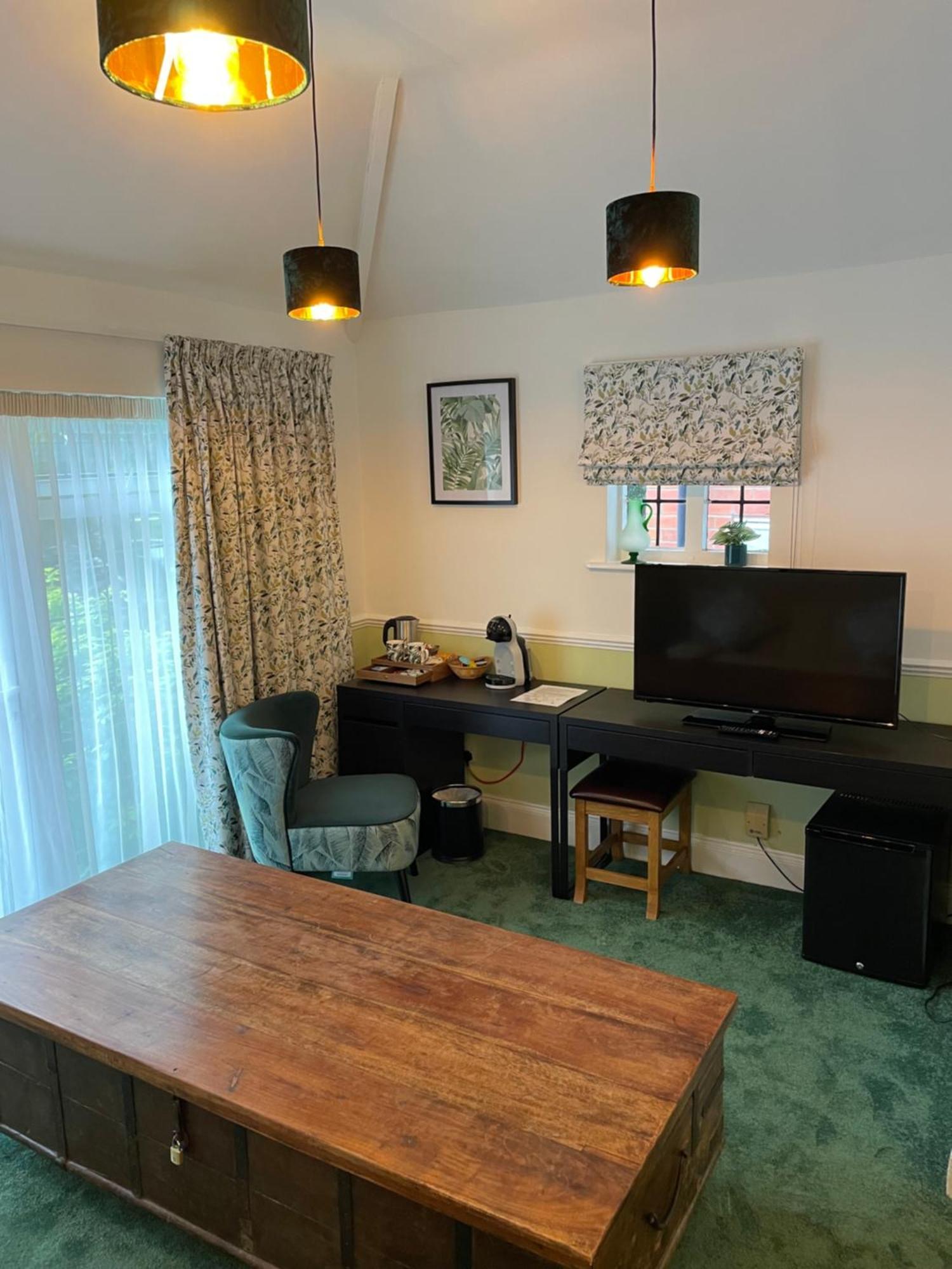 Barons Court Hotel Wolverhampton Zewnętrze zdjęcie