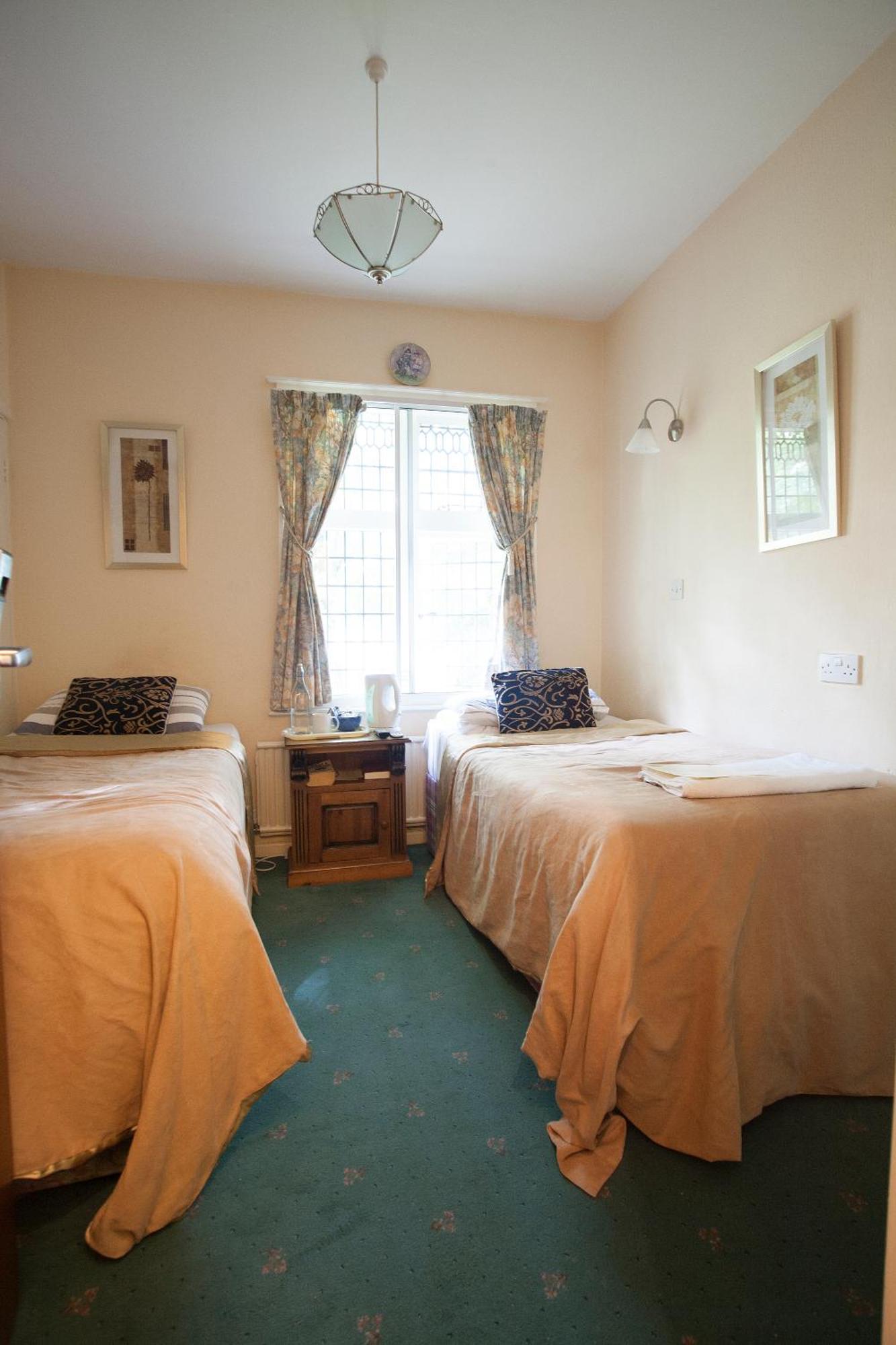 Barons Court Hotel Wolverhampton Zewnętrze zdjęcie