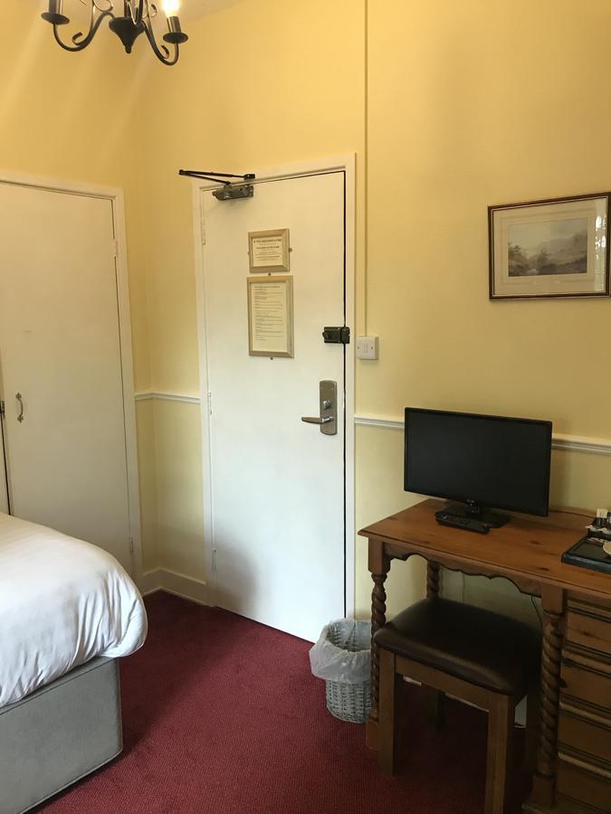 Barons Court Hotel Wolverhampton Zewnętrze zdjęcie