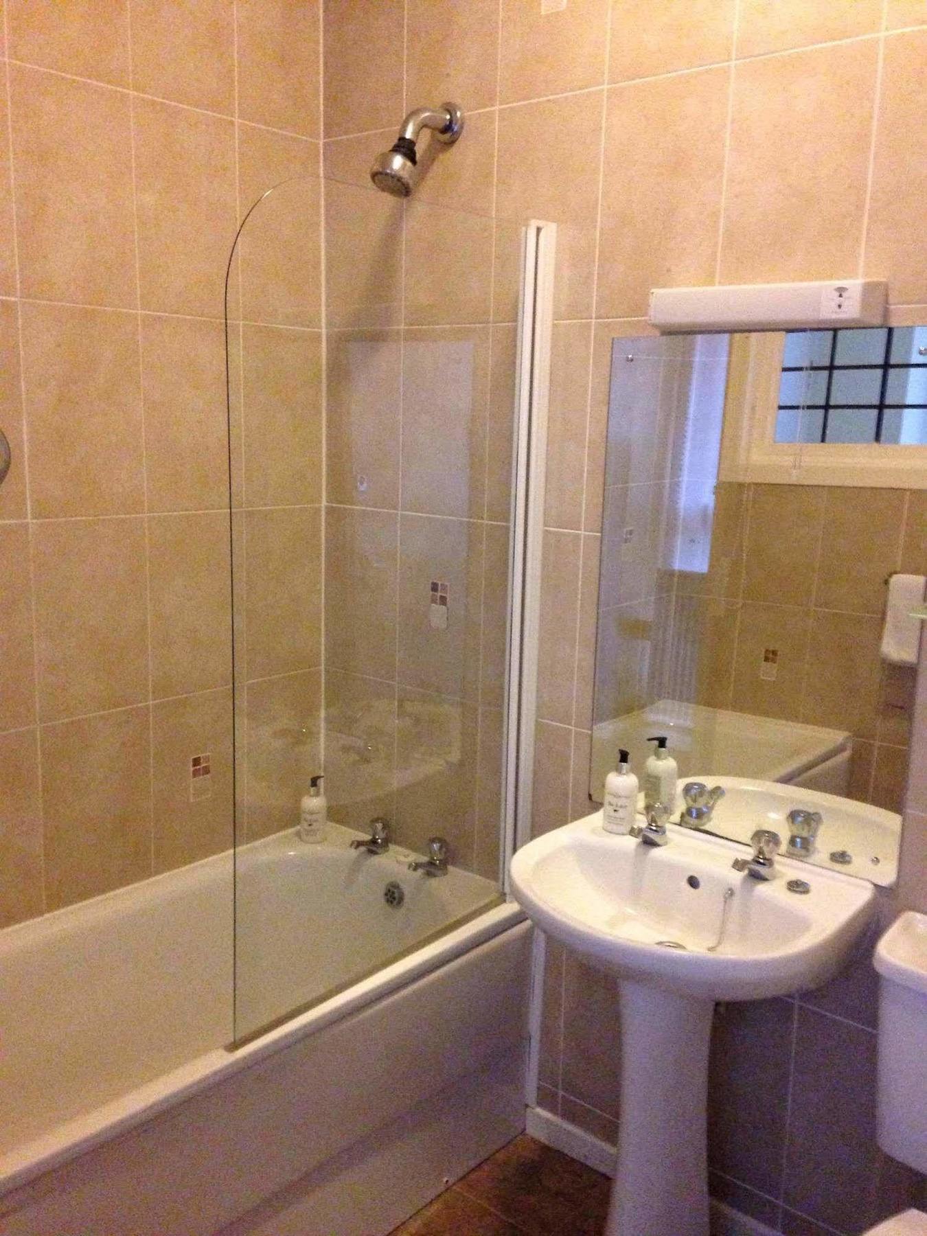 Barons Court Hotel Wolverhampton Zewnętrze zdjęcie