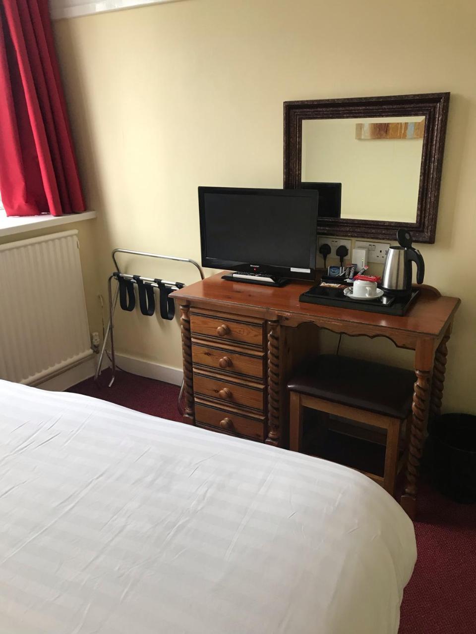 Barons Court Hotel Wolverhampton Zewnętrze zdjęcie